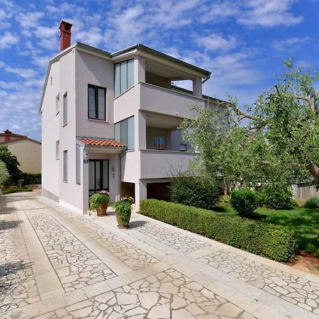 Brezac Olive Garden Apartment Fažana Esterno foto